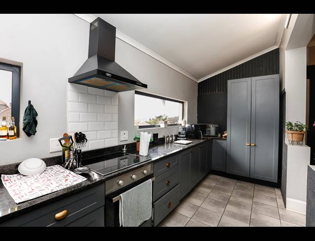 4 BEDROOM HOUSE FOR SALE IN GLENWOOD